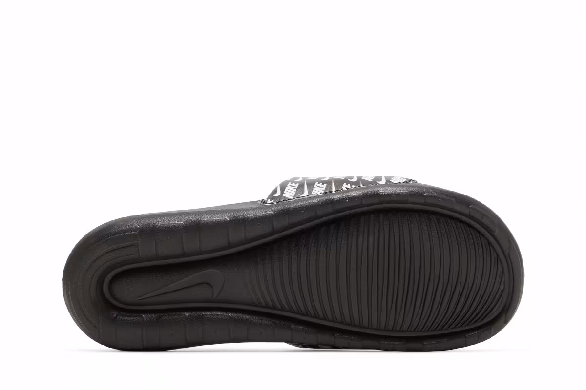 Nike Victori One Slide Print Repeat Logo - Black, view 5