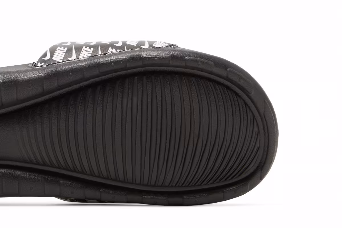 Nike Victori One Slide Print Repeat Logo - Black, view 6