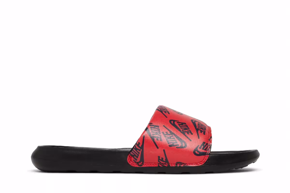 Nike Victori One Slide Repeat Logo - Black University Red, view 2