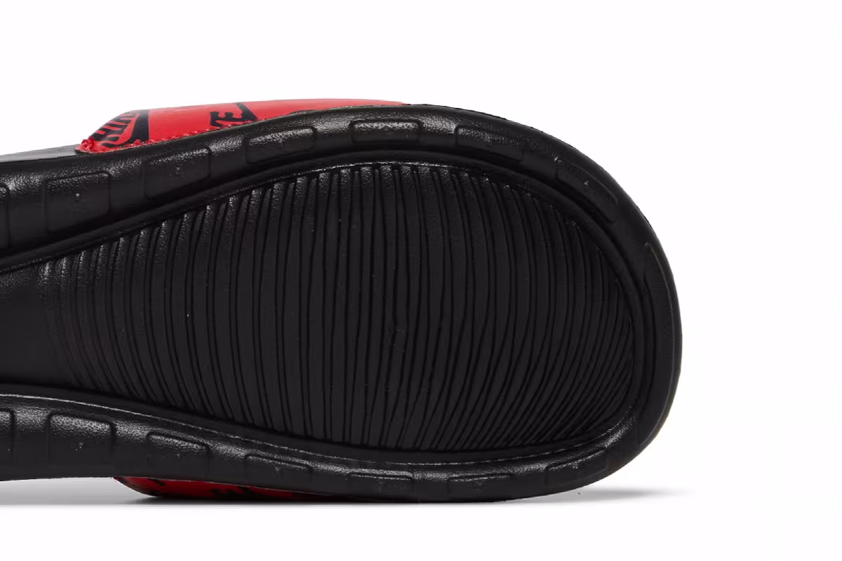 Nike Victori One Slide Repeat Logo - Black University Red, view 6