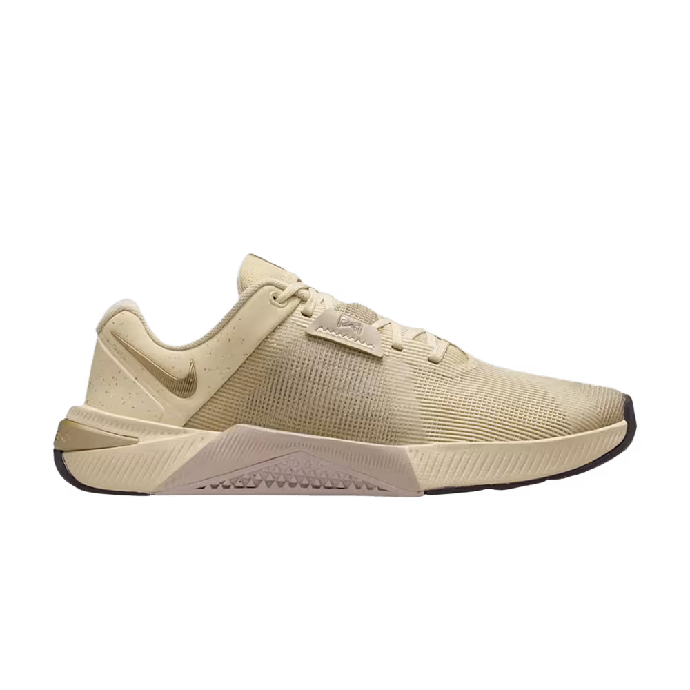 Nike Women's Metcon 10 Light Khaki Cream II Anthracite Metallic Gold Grain