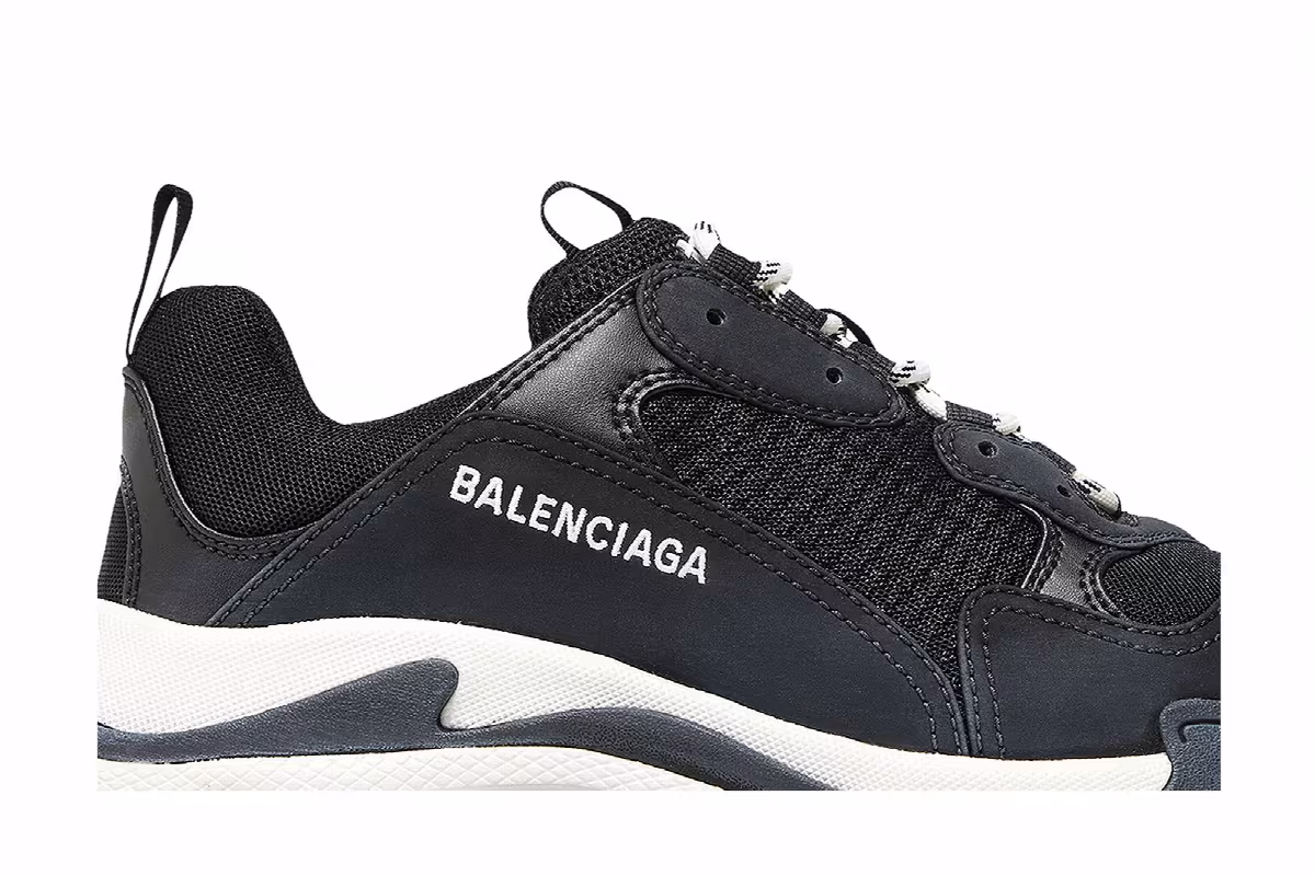 Balenciaga Triple S Sneaker Black Red, view 3