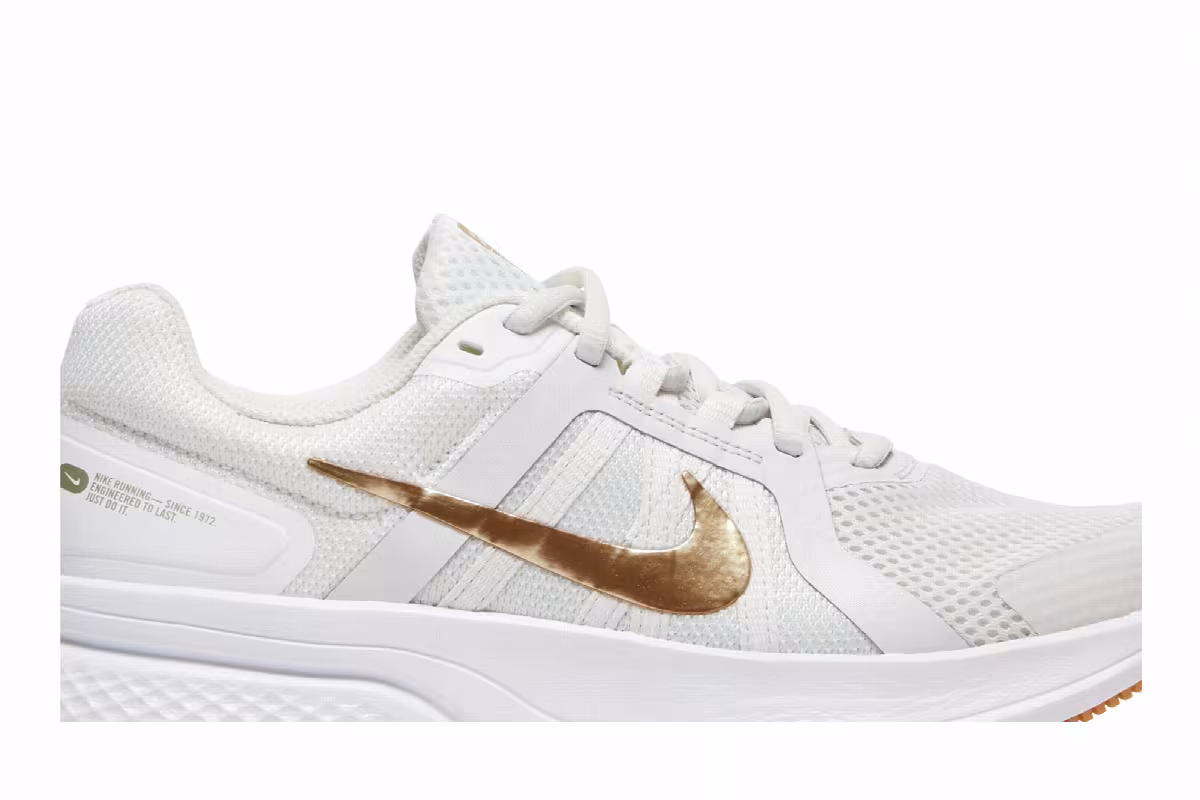 Nike Women's Run Swift 2 Platinum Metallic Gold, view 3