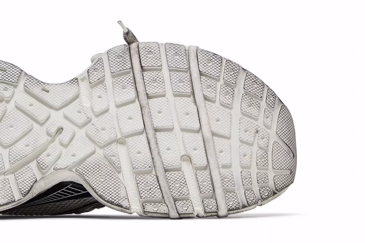 Balenciaga 3XL Sneaker Worn-Out - White Black, view 6
