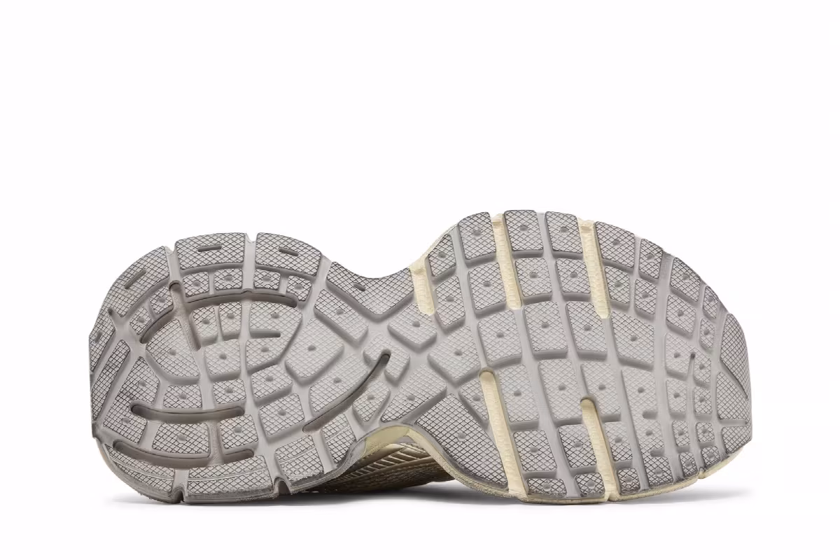 Balenciaga Women's 3XL Sneaker Worn-Out - Light Beige, view 5