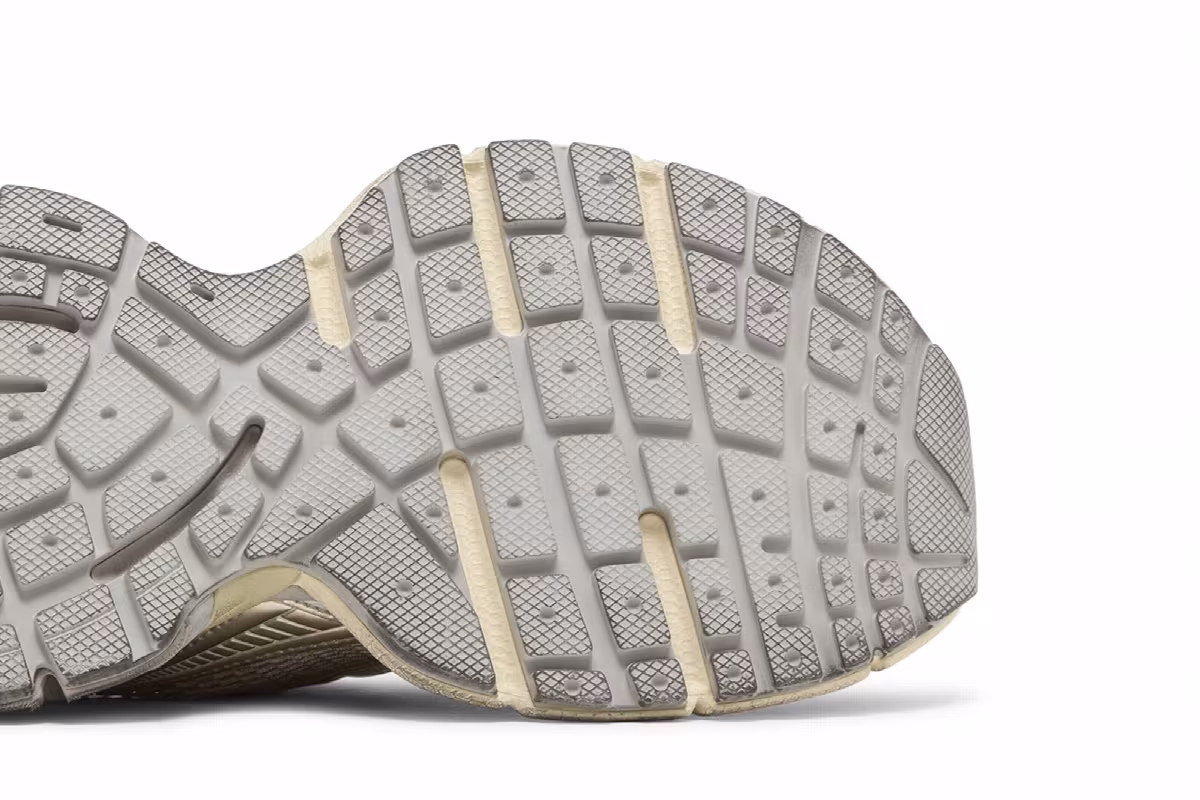 Balenciaga Women's 3XL Sneaker Worn-Out - Light Beige, view 6