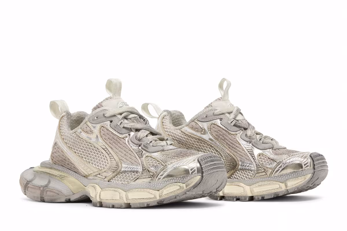 Balenciaga Women's 3XL Sneaker Worn-Out - Light Beige, view 9