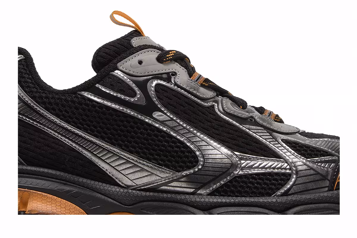 Balenciaga 3XL Sneaker Worn-Out - Black Orange, view 3