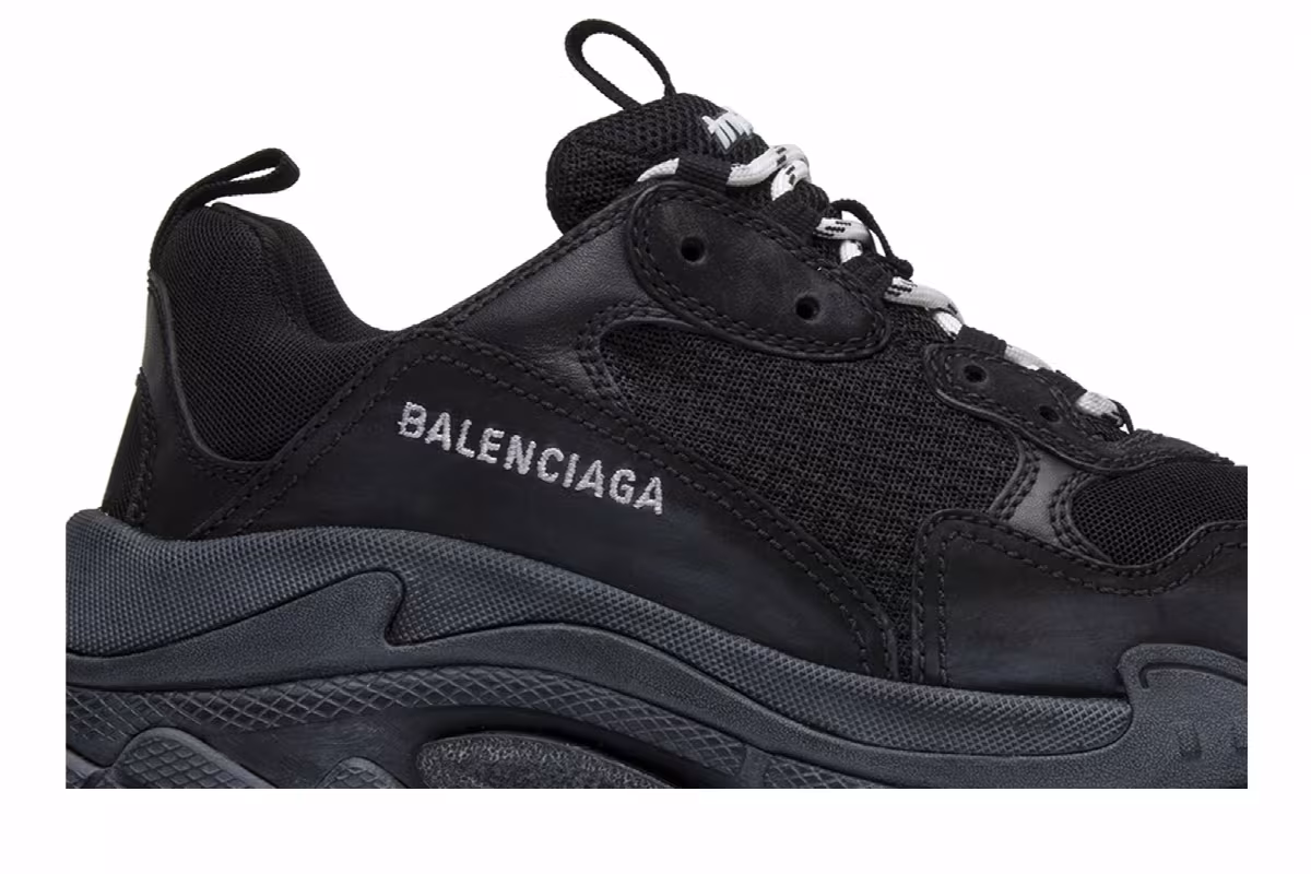 Balenciaga Triple S Sneaker Triple Black 2018, view 3