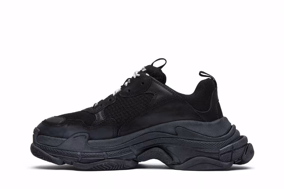 Balenciaga Triple S Sneaker Triple Black 2018, view 4