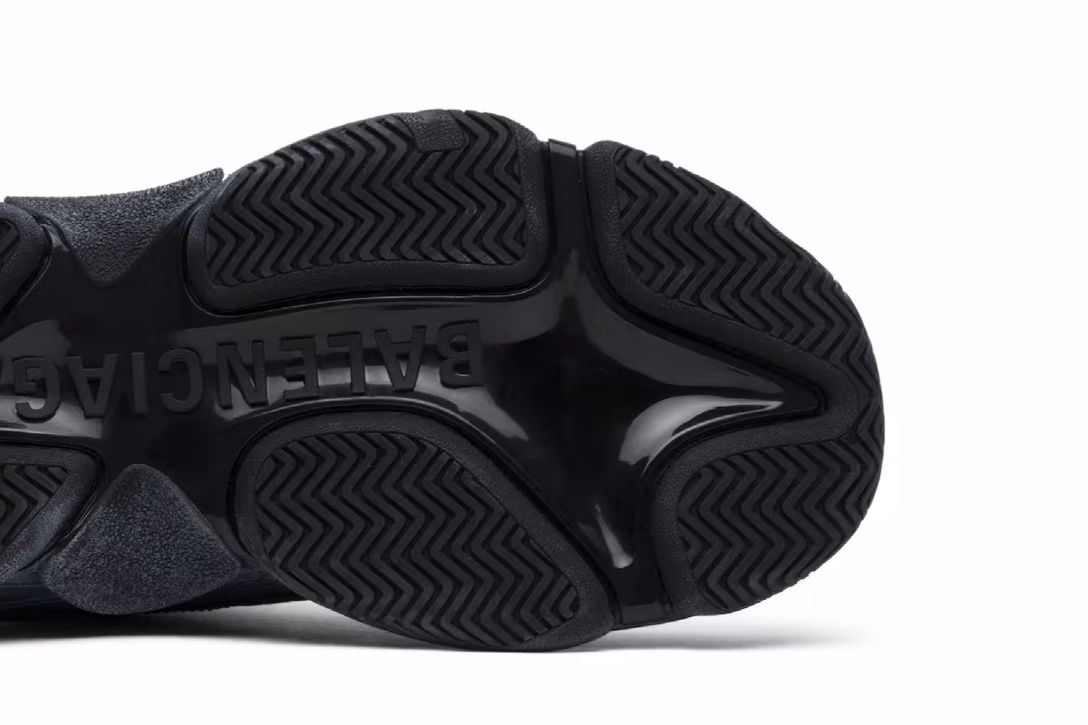 Balenciaga Triple S Sneaker Triple Black 2018, view 6