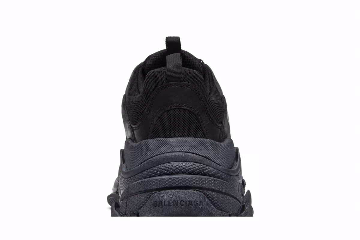 Balenciaga Triple S Sneaker Triple Black 2018, view 8