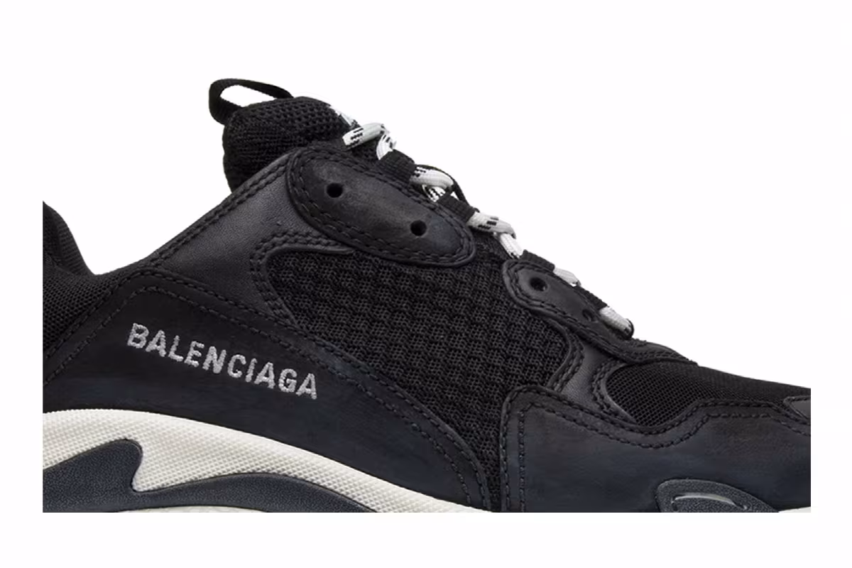 Balenciaga Triple S Sneaker Black 2018, view 3