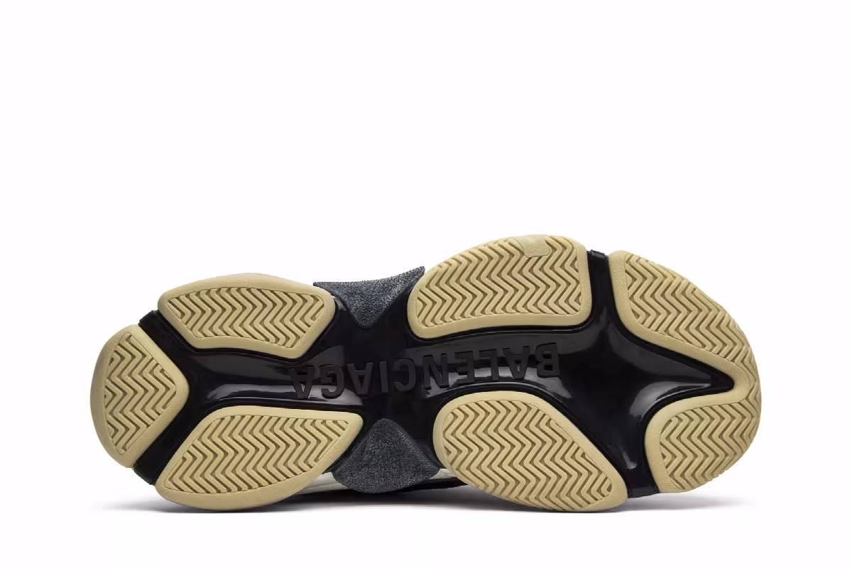 Balenciaga Triple S Sneaker Black 2018, view 5