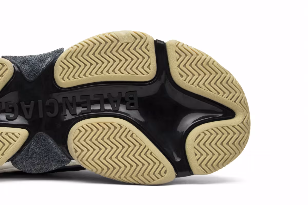 Balenciaga Triple S Sneaker Black 2018, view 6