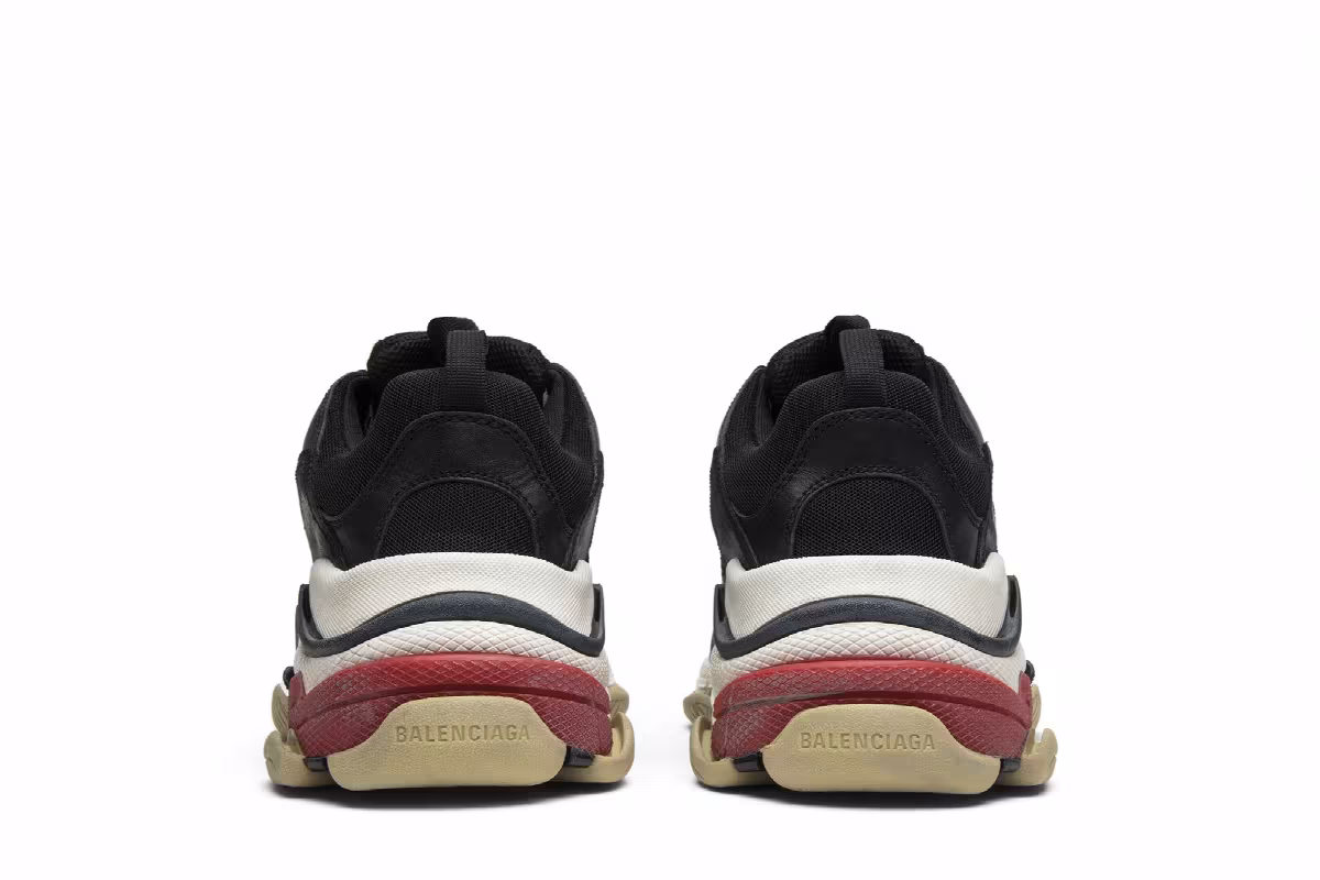 Balenciaga Triple S Sneaker Black 2018, view 7