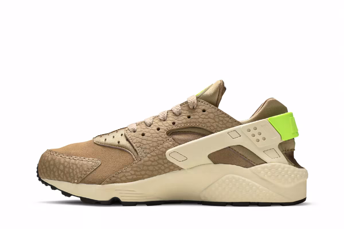 Nike Air Huarache Premium Desert Camo, view 4