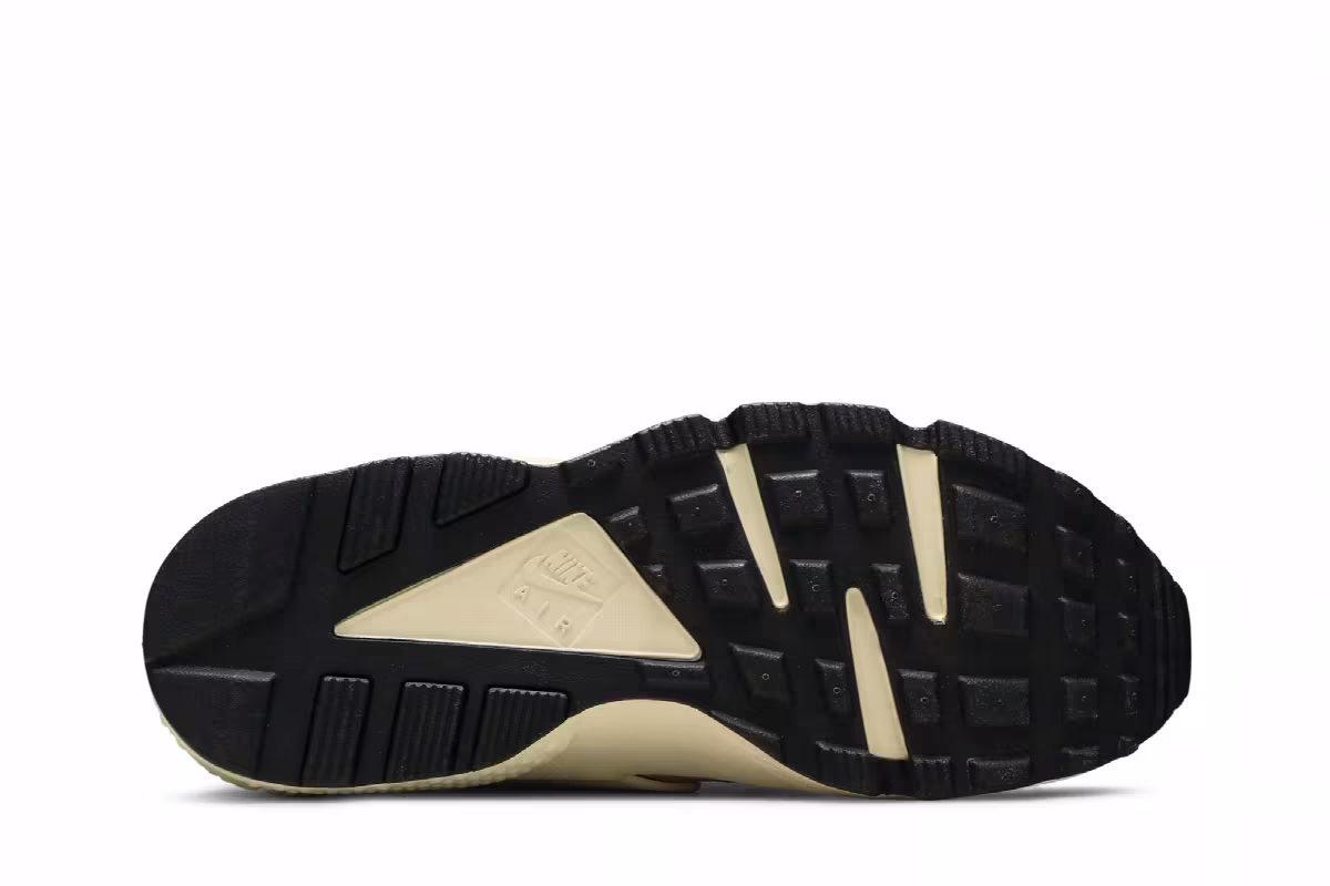 Nike Air Huarache Premium Desert Camo, view 5