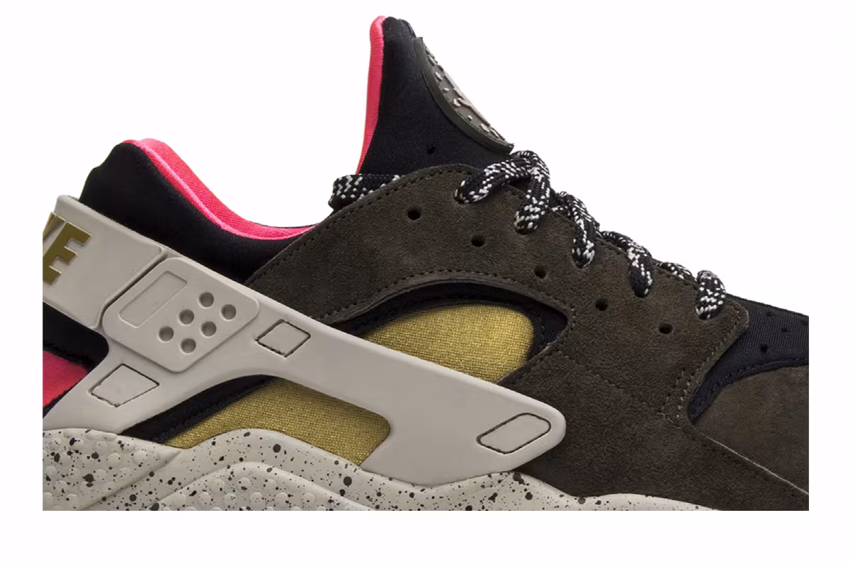 Nike Air Huarache Premium Desert Moss, view 3