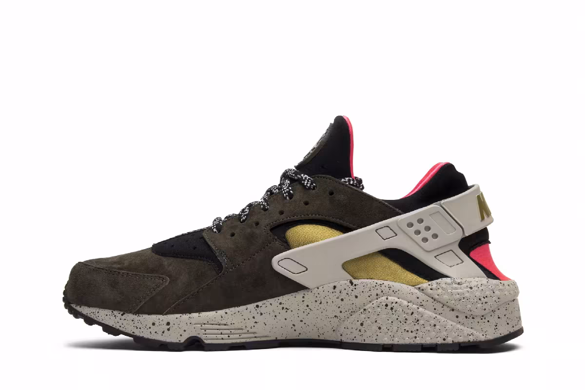 Nike Air Huarache Premium Desert Moss, view 4