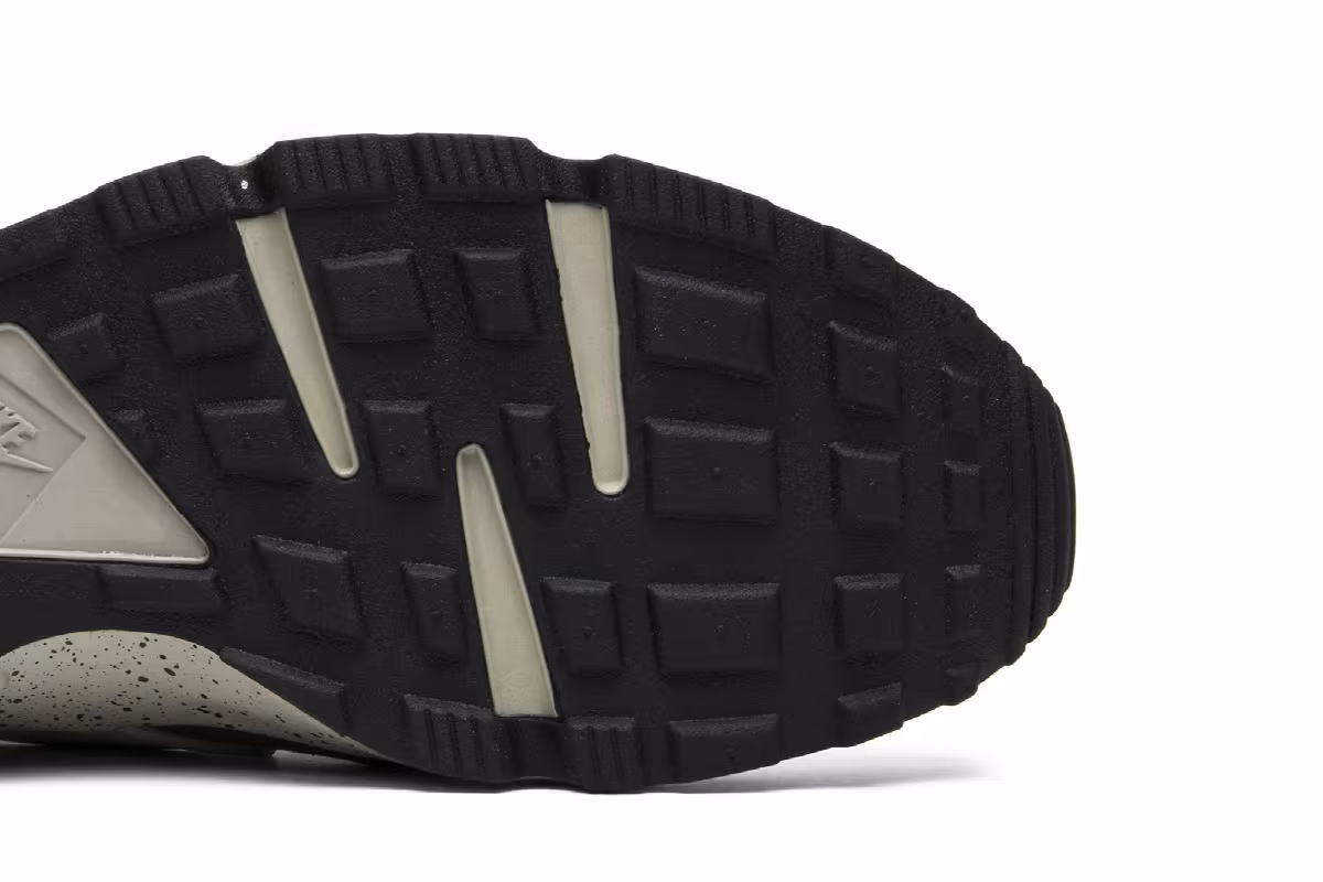 Nike Air Huarache Premium Desert Moss, view 6