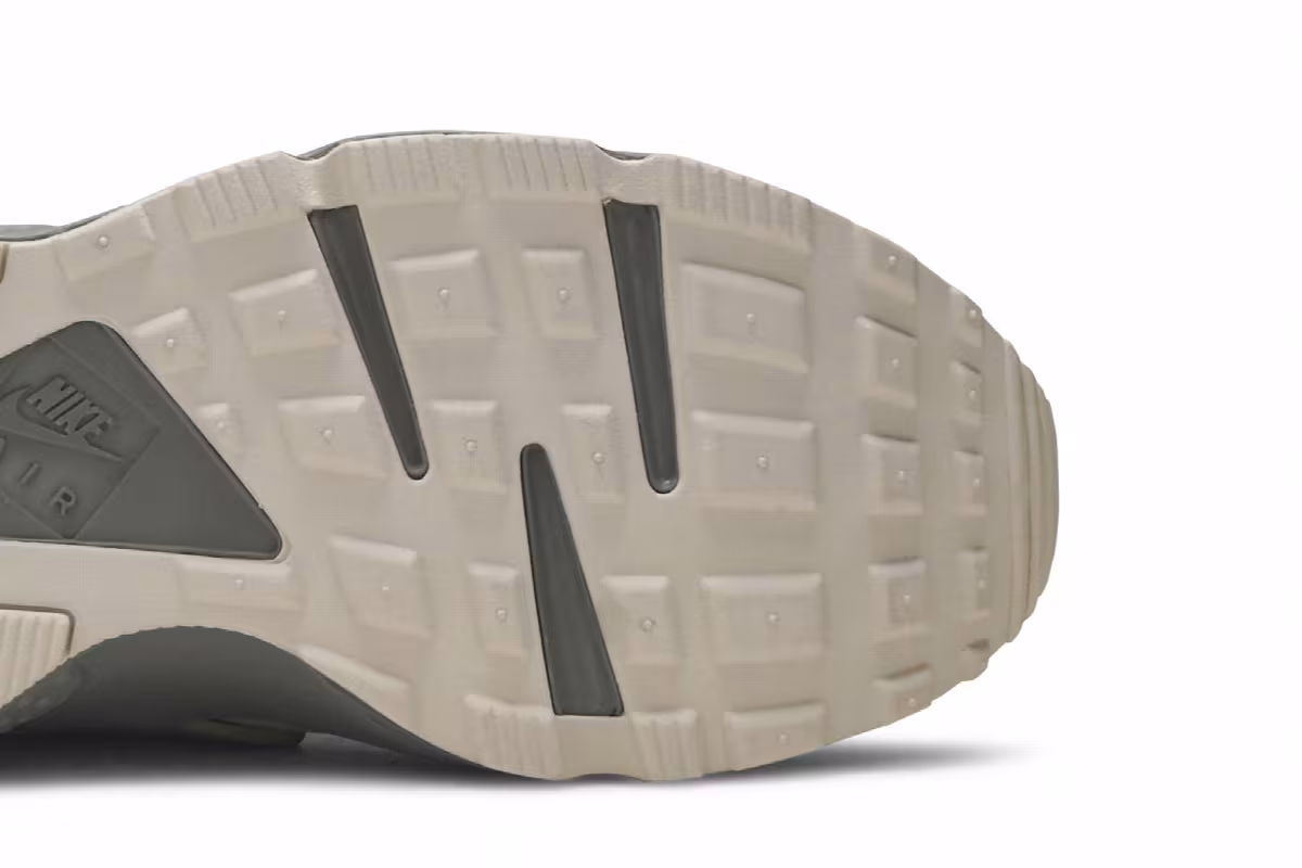 Nike Air Huarache Oatmeal, view 6