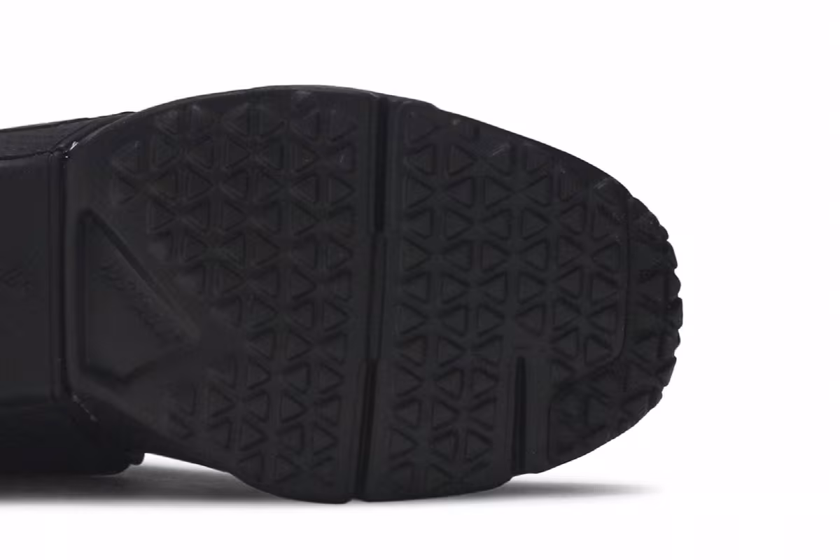 Nike Huarache Extreme GS Triple Black, view 6