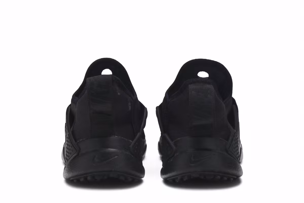 Nike Huarache Extreme GS Triple Black, view 7
