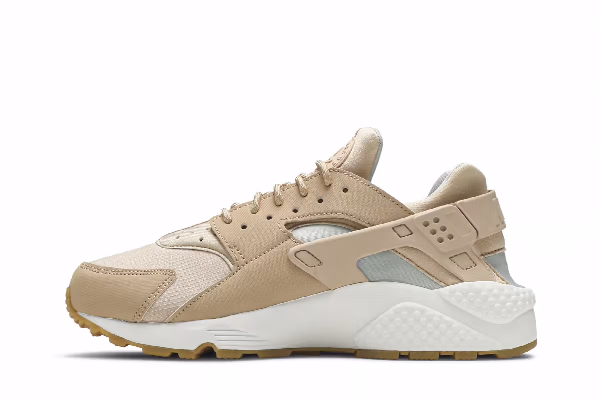 Nike Women's Huarache Run Bio Beige, view 4