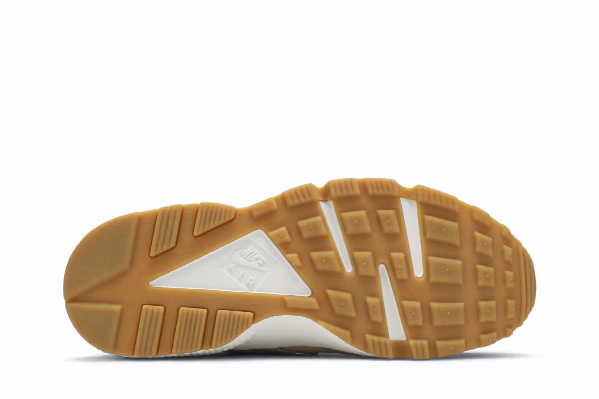 Nike Women's Huarache Run Bio Beige, view 5
