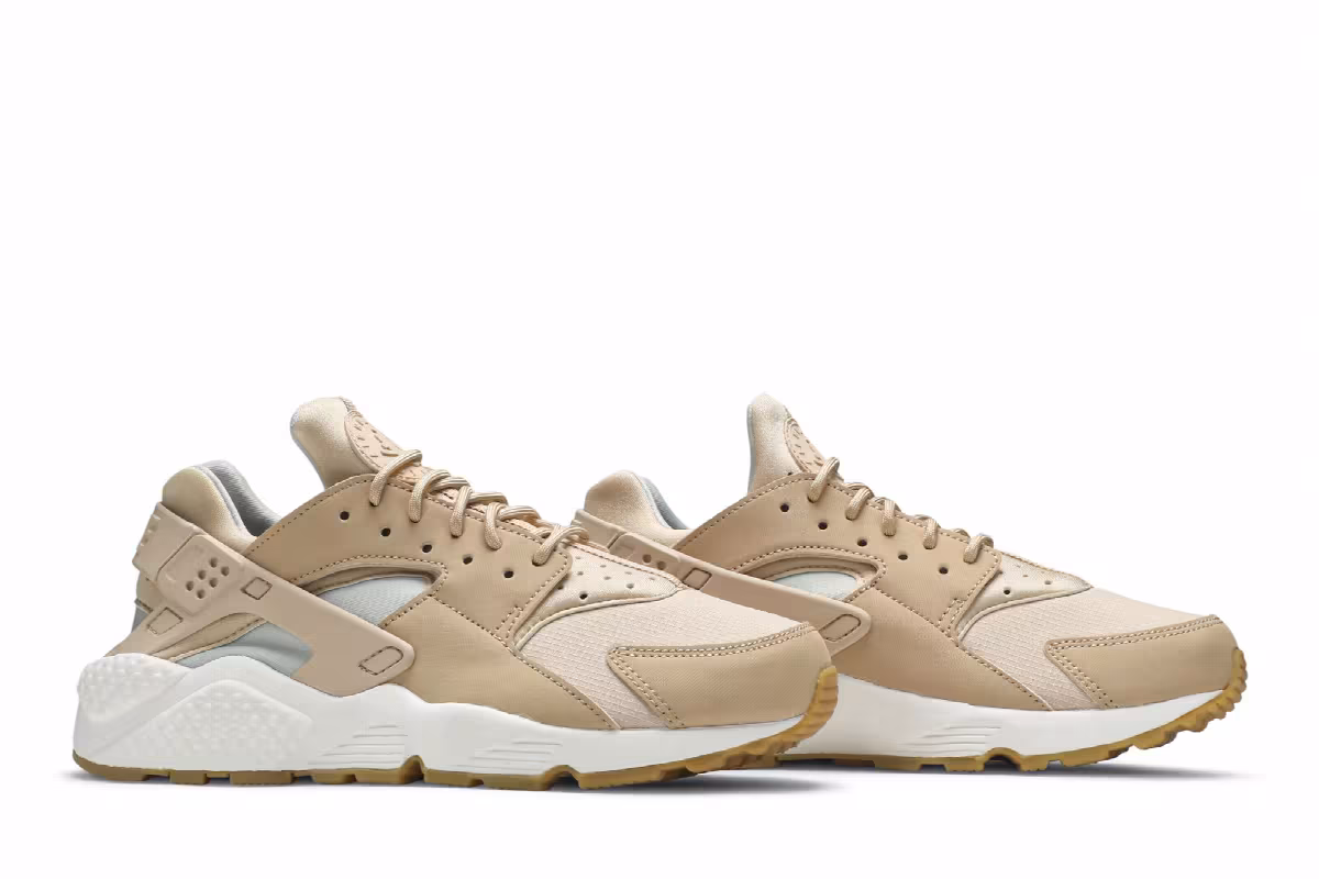 Nike Women's Huarache Run Bio Beige, view 9