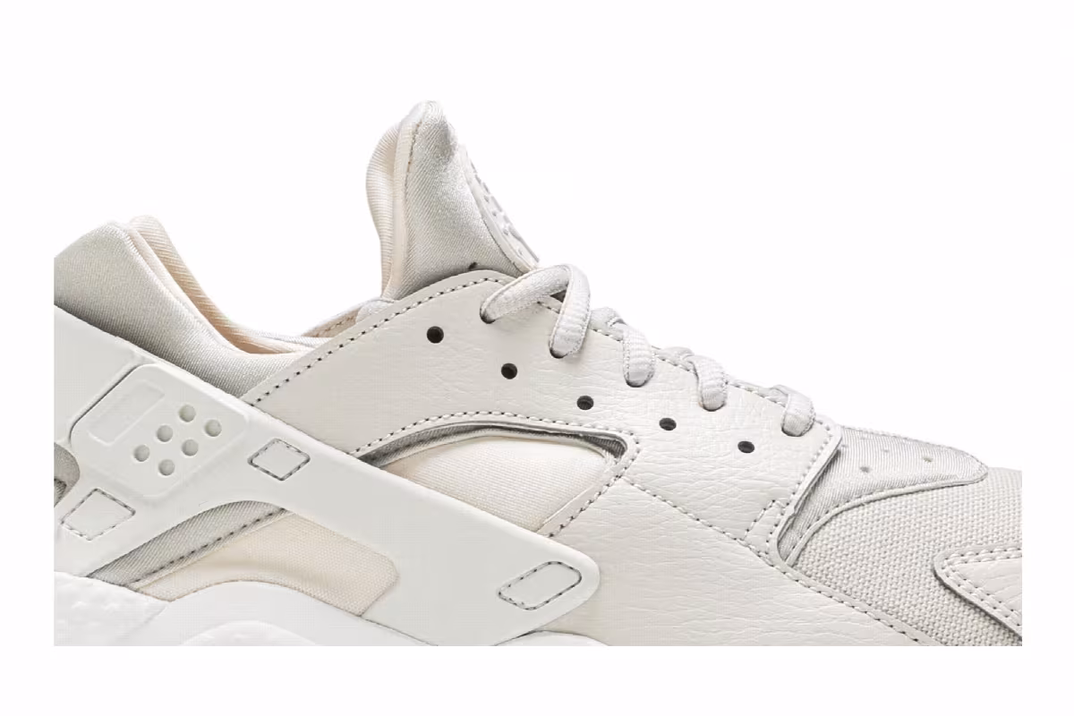 Nike Women's Air Huarache Run Desert Sand, view 3
