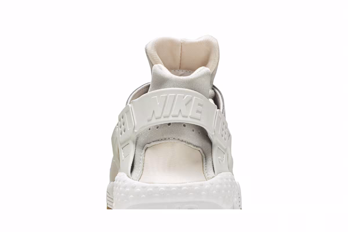 Nike Women's Air Huarache Run Desert Sand, view 8