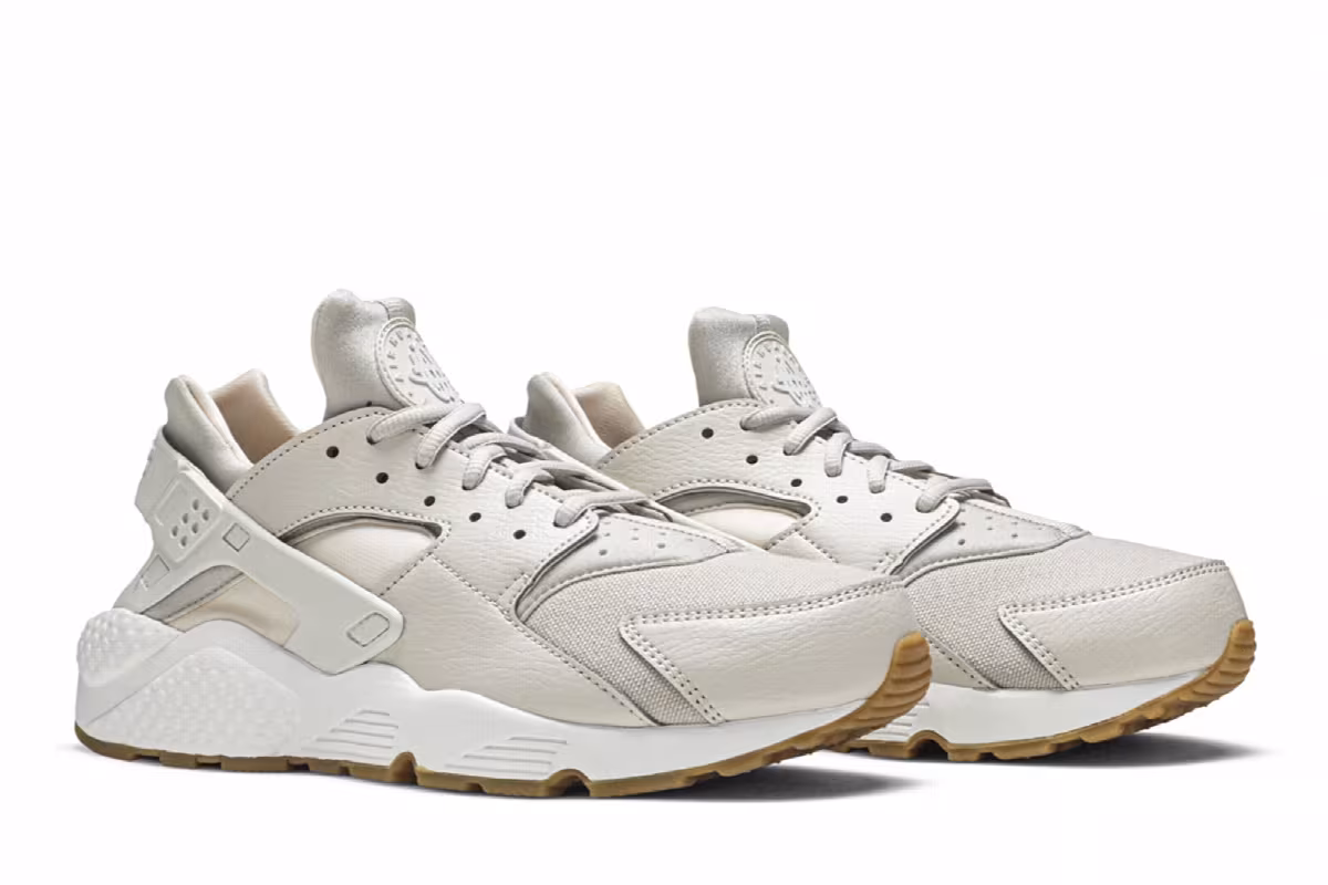 Nike Women's Air Huarache Run Desert Sand, view 9