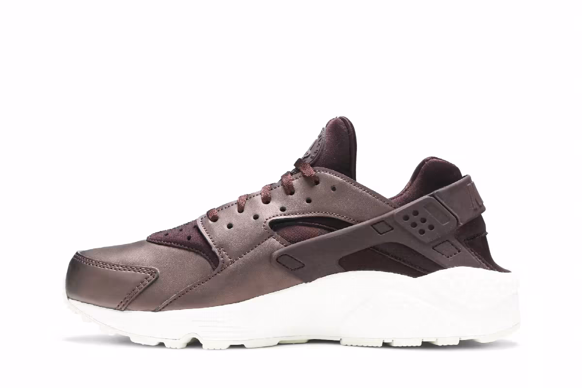Nike Women's Air Huarache Run Metallic Mahogany, view 4
