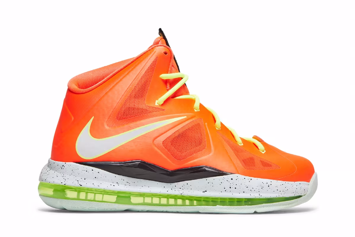 Nike LeBron 10 GS Bright Crimson, view 2