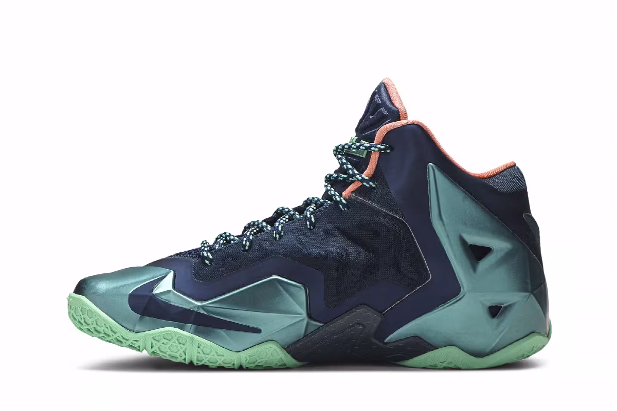Nike LeBron 11 GS Miami vs Akron, view 4
