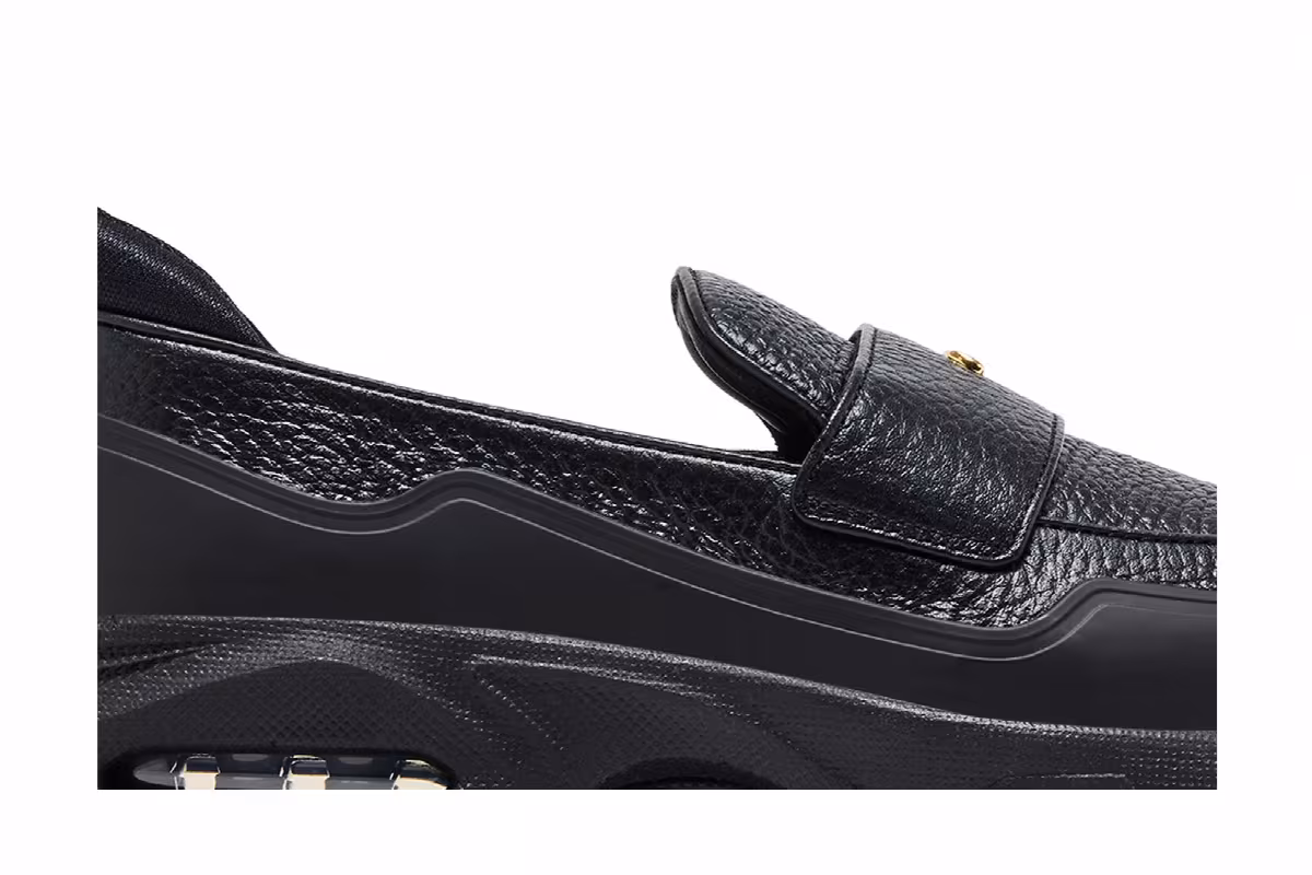 Nike Women's Air Max Phenomena Black Metallic Gold, view 3