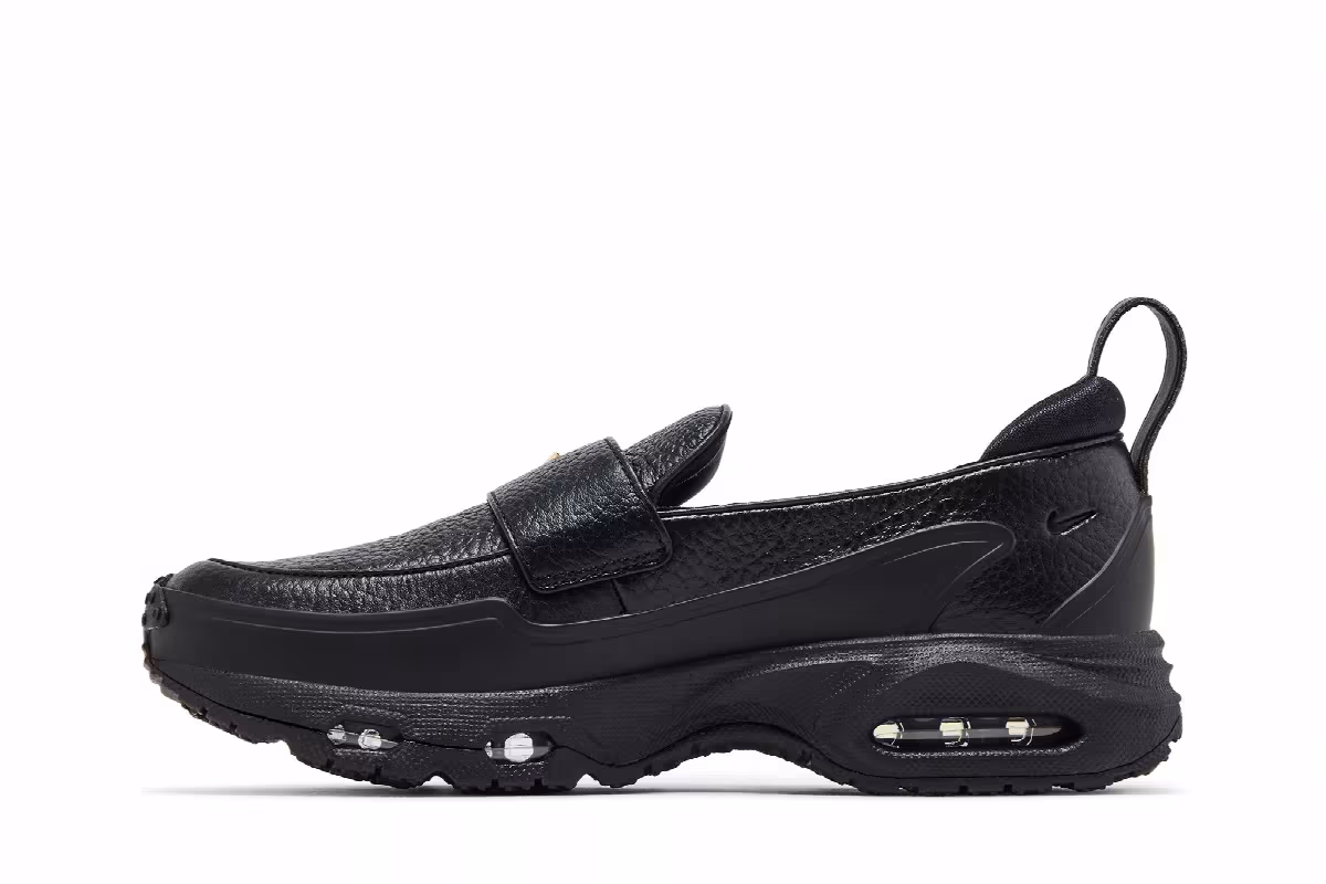 Nike Women's Air Max Phenomena Black Metallic Gold, view 4