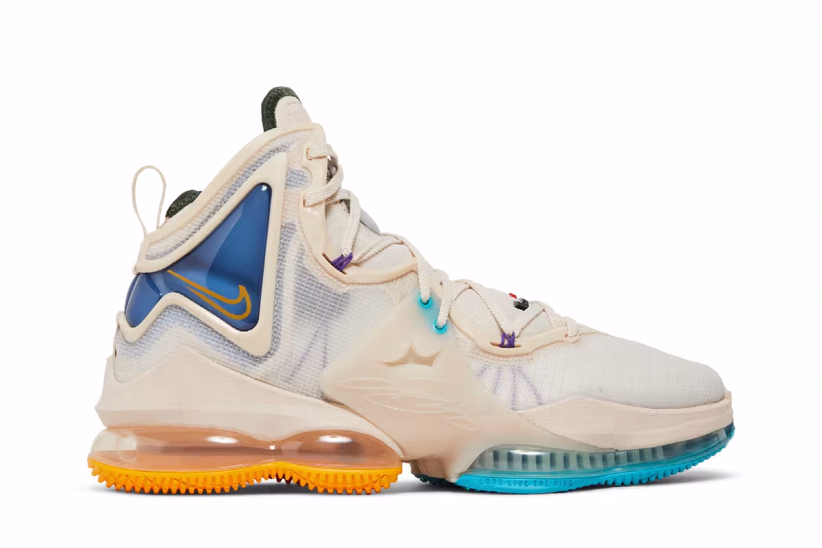 Nike LeBron 19 Minneapolis Lakers, view 2