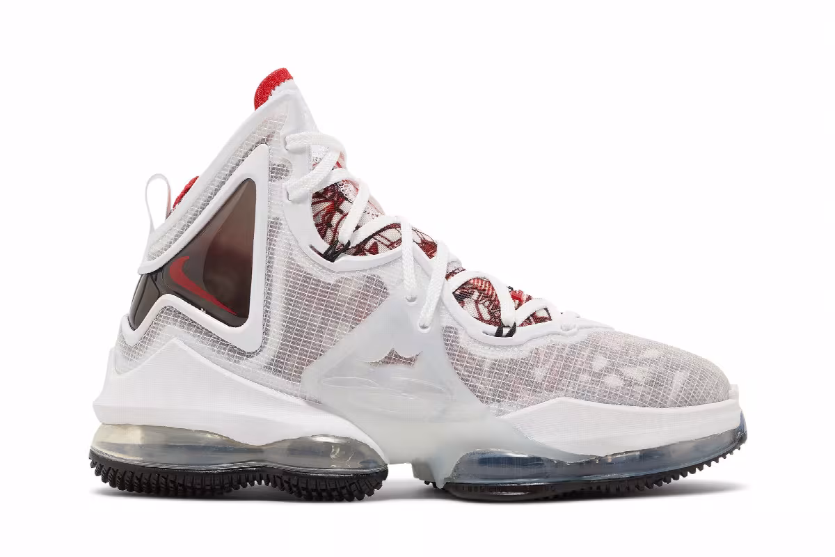 Nike LeBron 19 EP Sketch, view 2