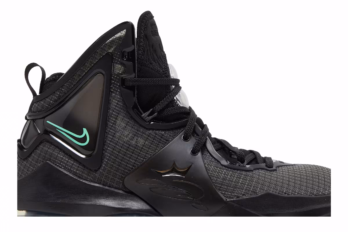 Nike LeBron 19 GS Black Green Glow, view 3