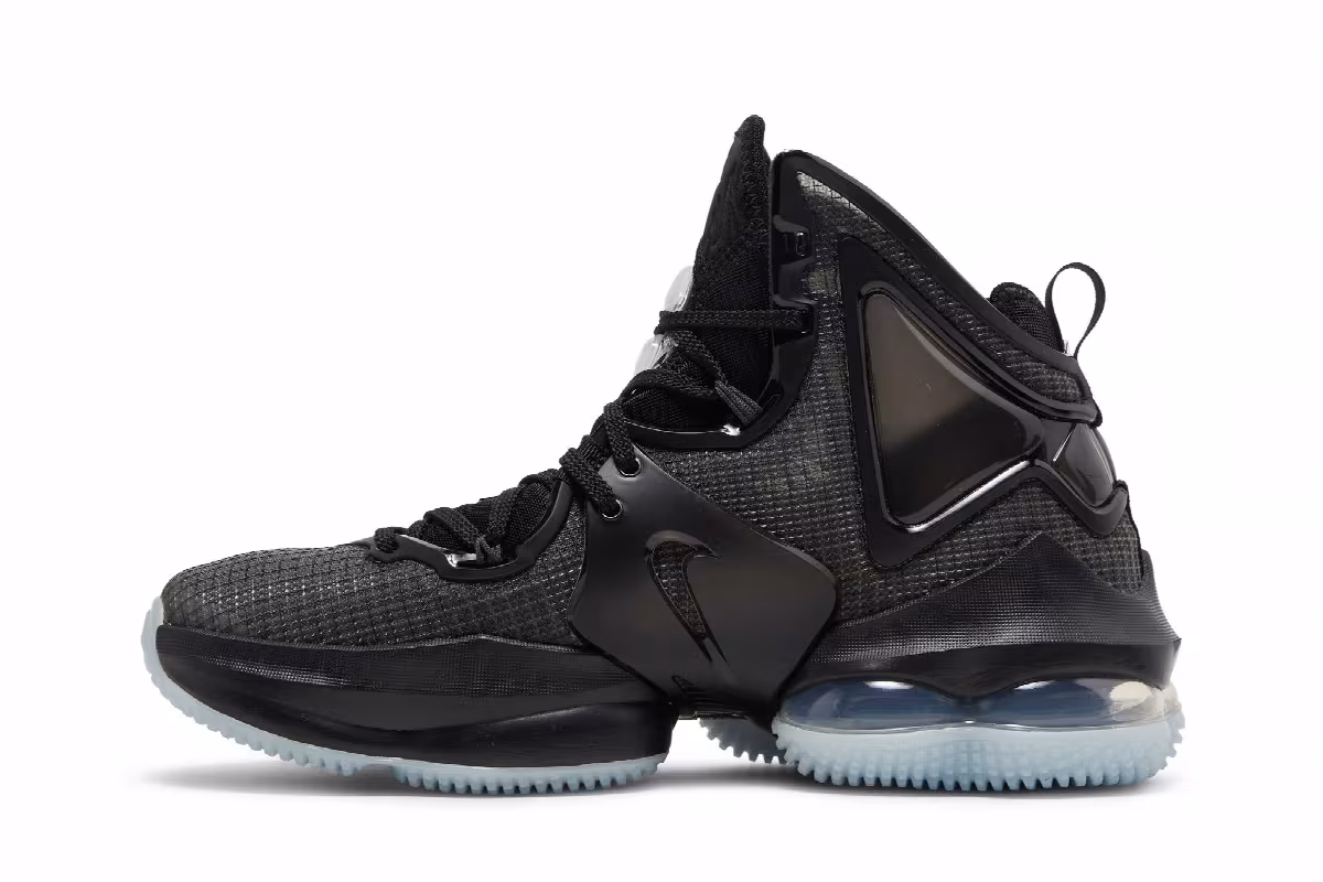 Nike LeBron 19 GS Black Green Glow, view 4