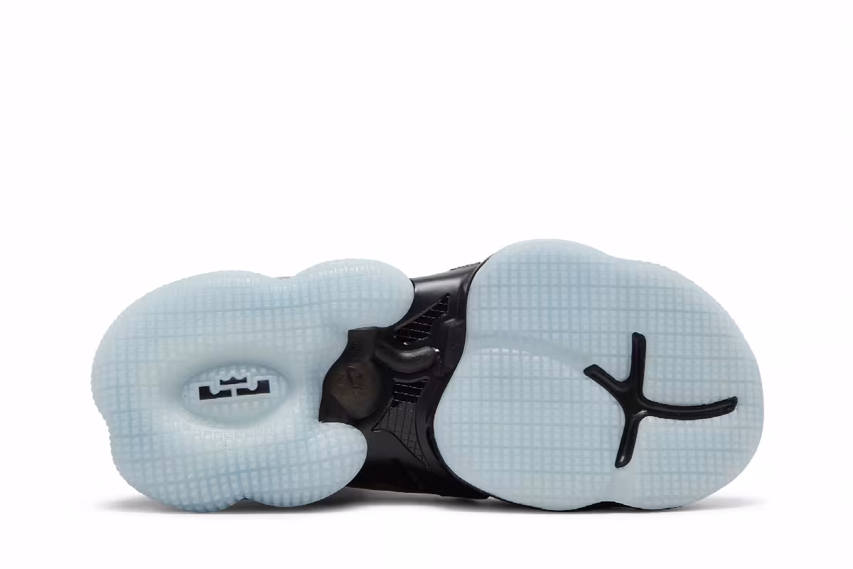 Nike LeBron 19 GS Black Green Glow, view 5