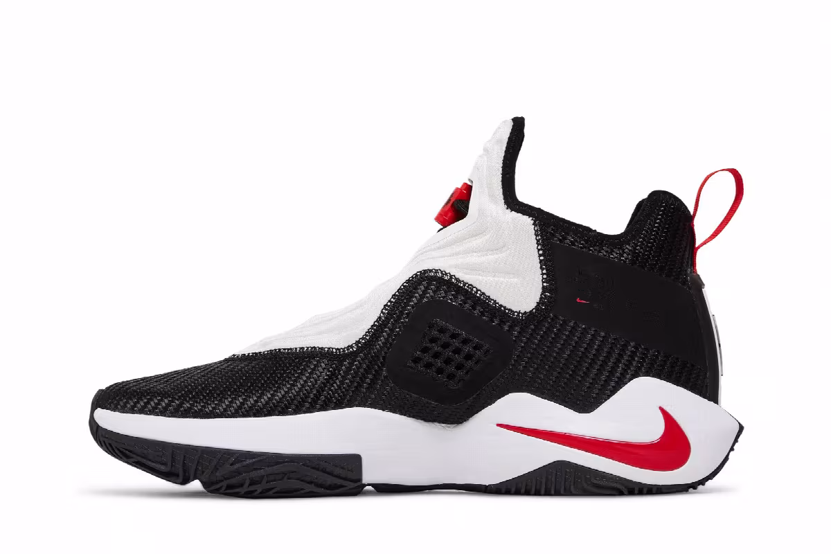 Nike LeBron Soldier 14 Black White, view 4