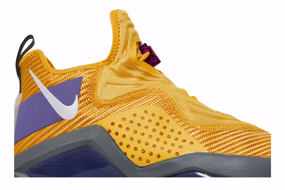 Nike LeBron Soldier 14 Lakers, view 3