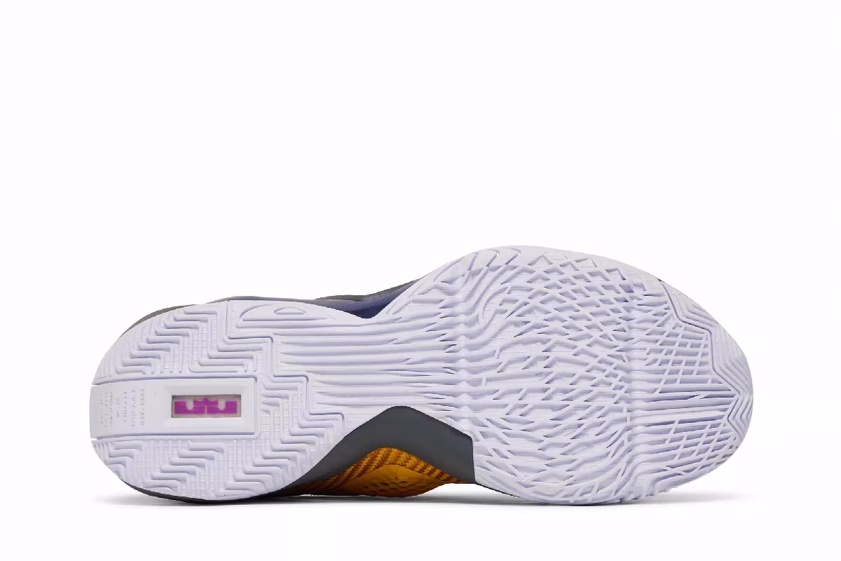 Nike LeBron Soldier 14 Lakers, view 5