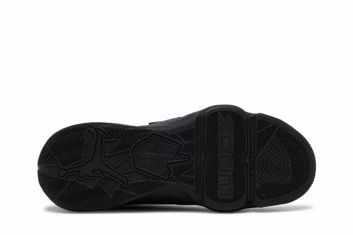 Air Jordan Zoom Triple Black, view 5