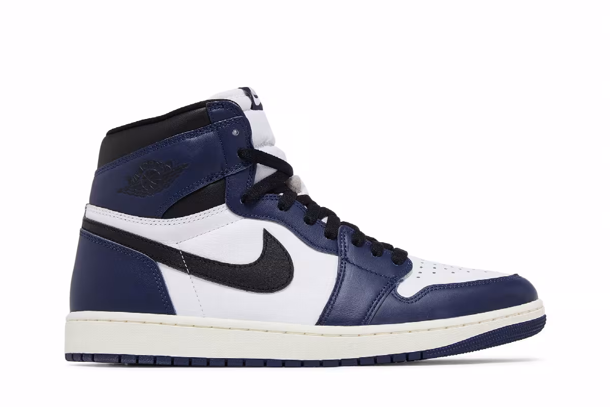 Air Jordan 1 High OG Midnight Navy, view 2