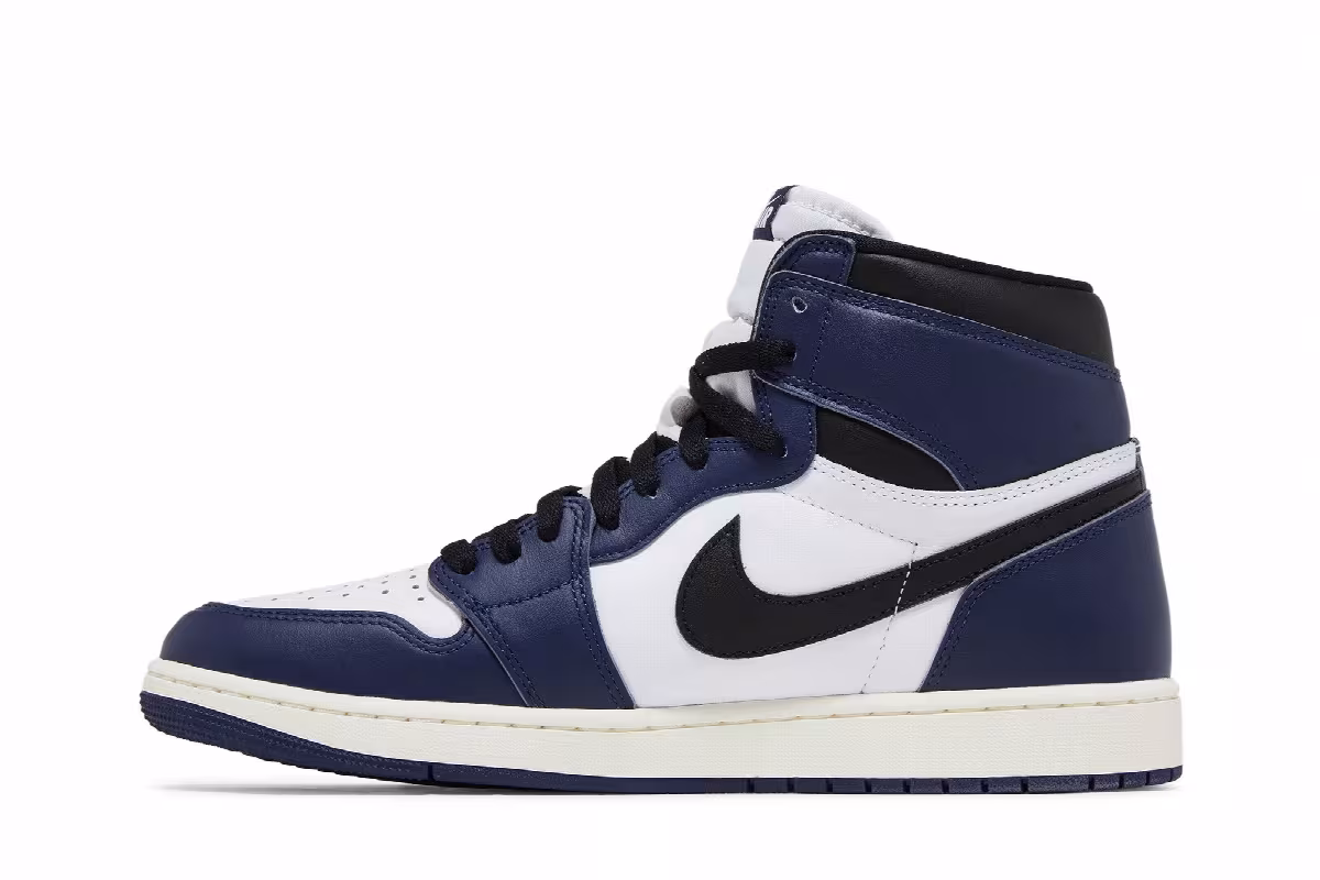 Air Jordan 1 High OG Midnight Navy, view 4